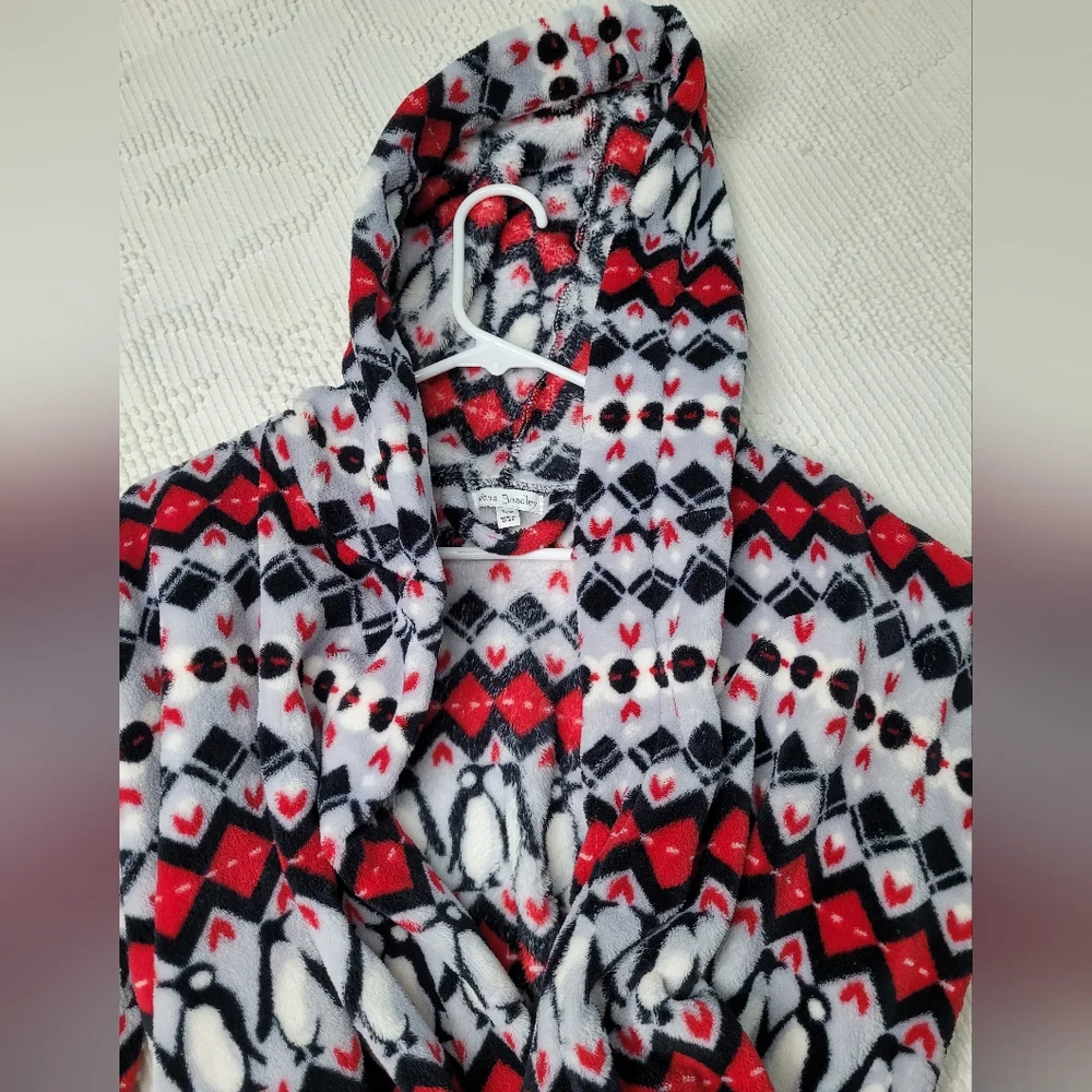 Vera Bradley Red and Black Penguin Plush Hooded Robe, Size Small/Medium, S/M